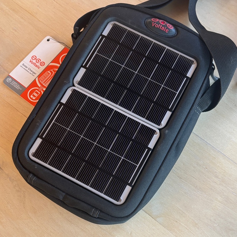 VOLTAIC SOLAR CHARGER BAG